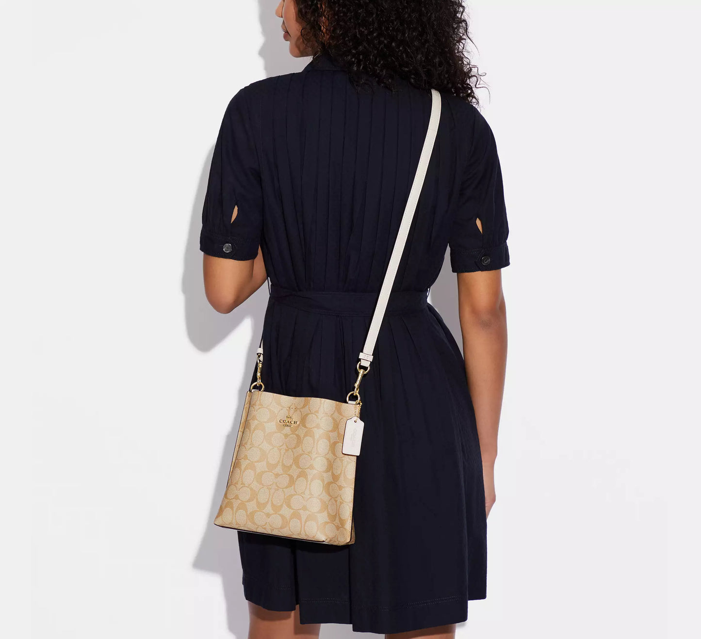 Mollie Bucket Bag 22 In Signature Canvas