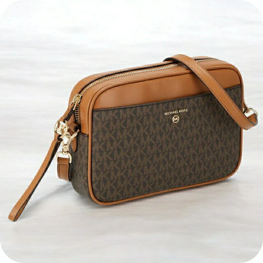 Michael Kors Women's Shoulder Bag in brown