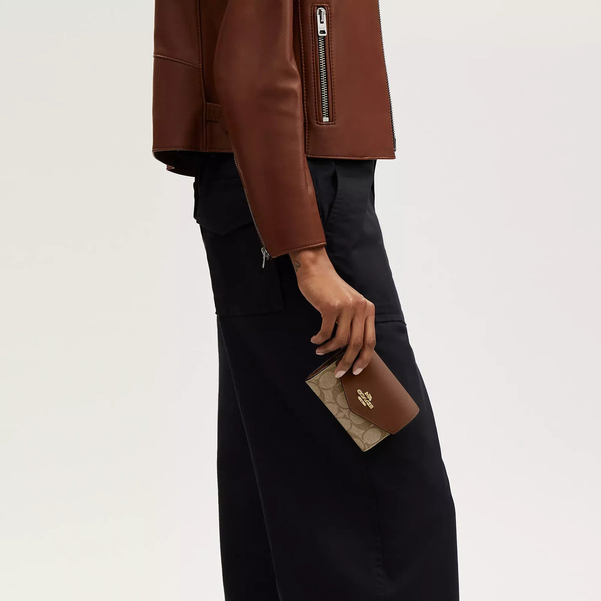 Coach mini envelope wallet with strap in signature canvas