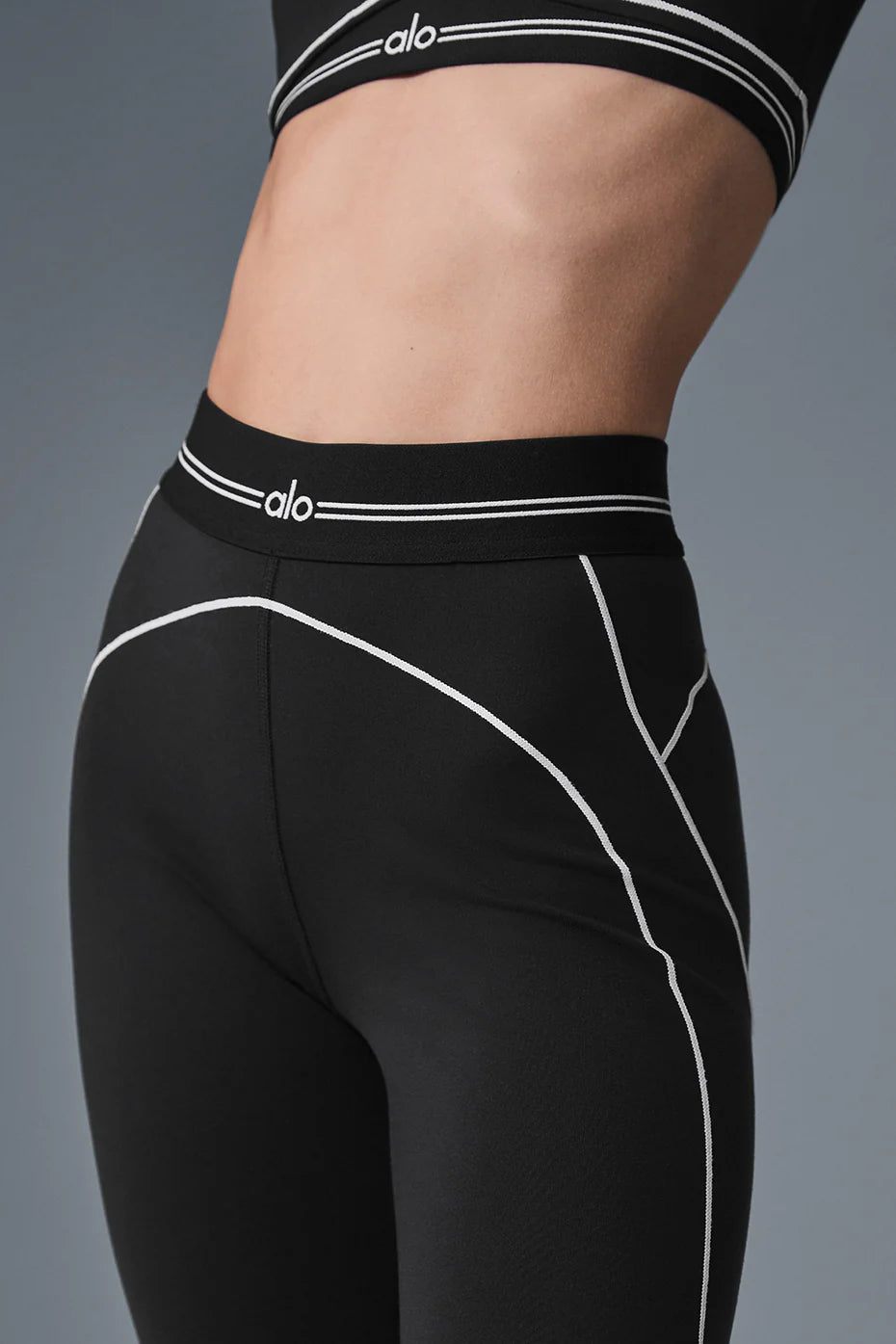ALO Airbrush High-Waist Heart Throb Legging in Large