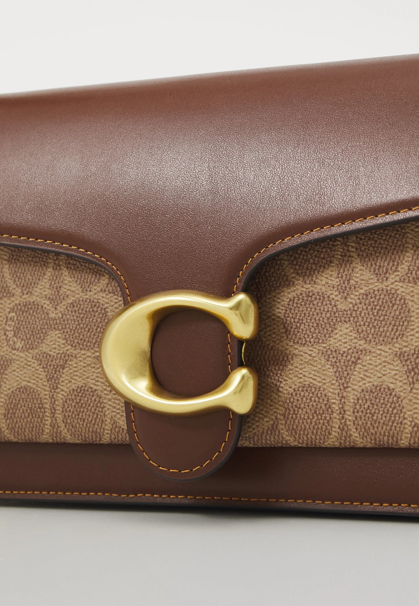 COACH TABBY SHOULDER BAG 26 IN SIGNATURE CANVAS - Handbag - tan brown