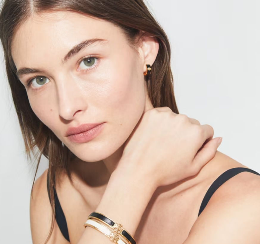 Tory Burch MEDIUM ICON BRACELET in Black